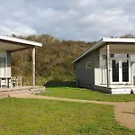 Beach Lodges Oostvoorne Chata *