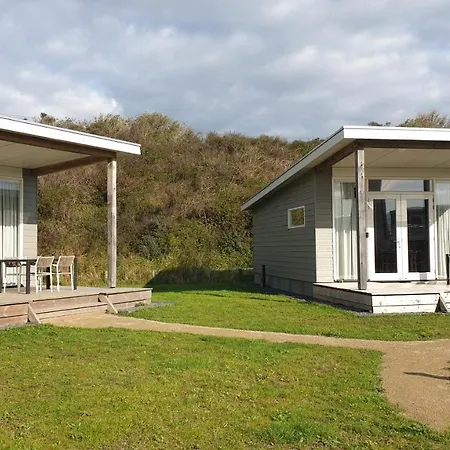 Beach Lodges Oostvoorne Hytte *
