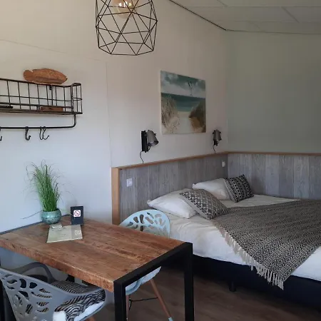 Beach Lodges Oostvoorne ロッジ *