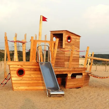 Beach Lodges Oostvoorne Lodge